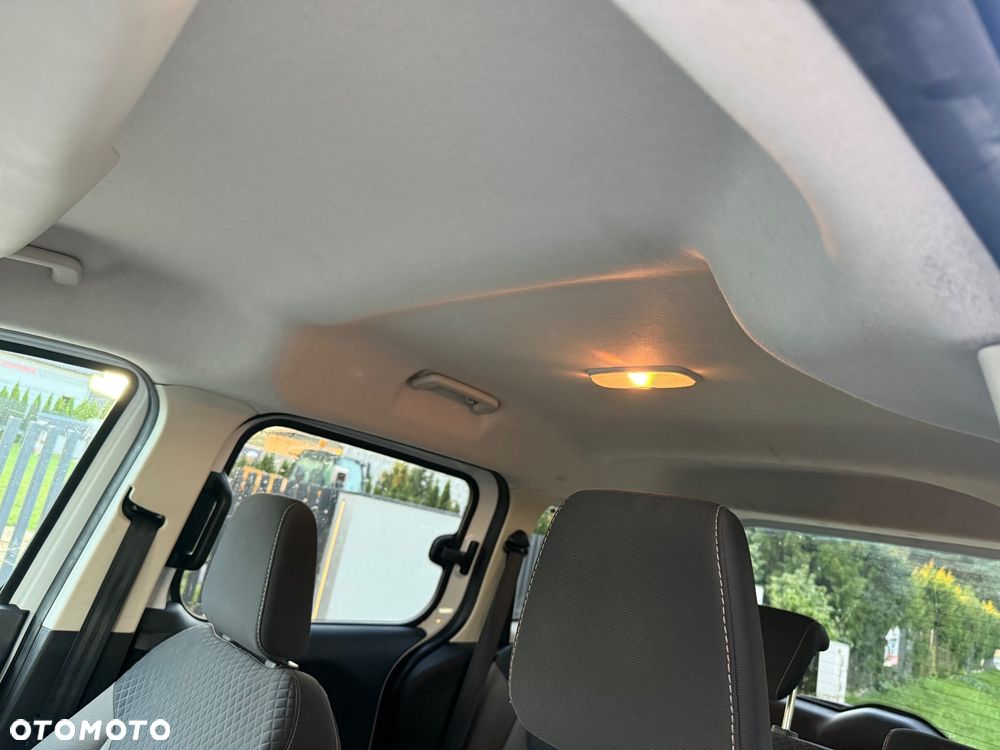 Ford Tourneo Courier 1.0 EcoBoost Titanium - 25