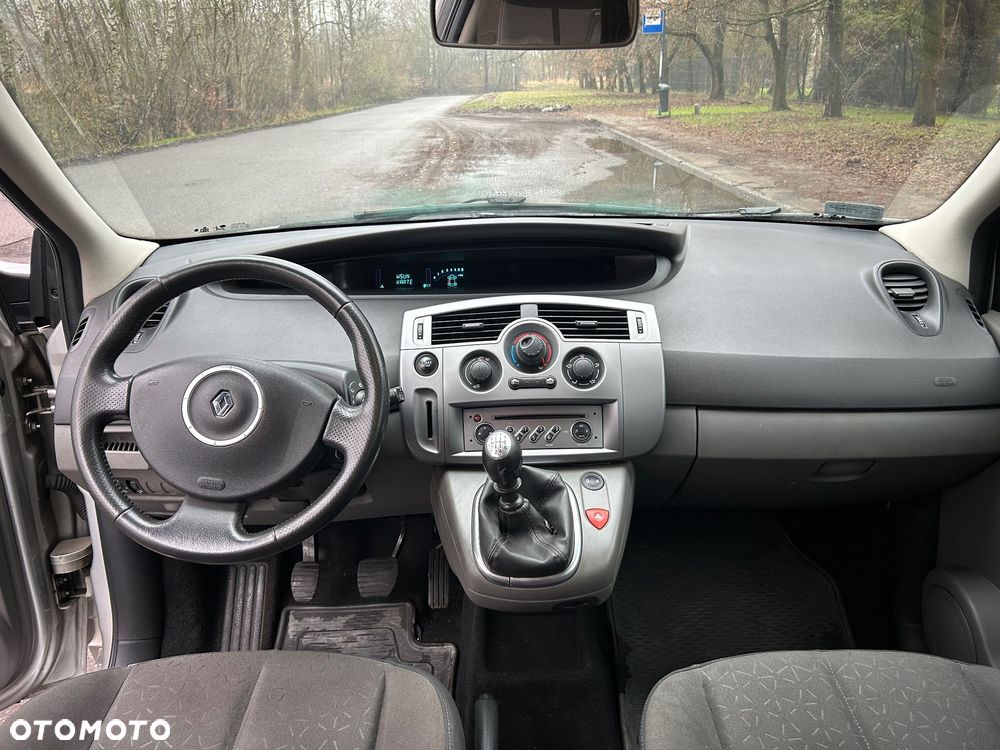 Renault Scenic 1.6 16V Authentique - 9
