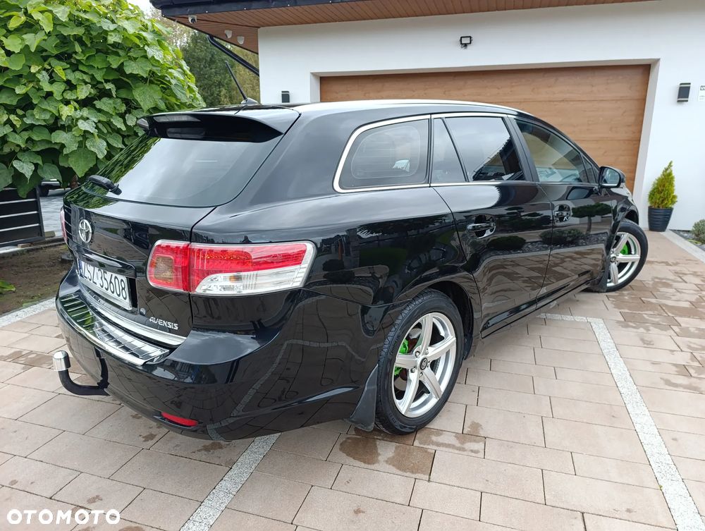 Toyota Avensis - 12
