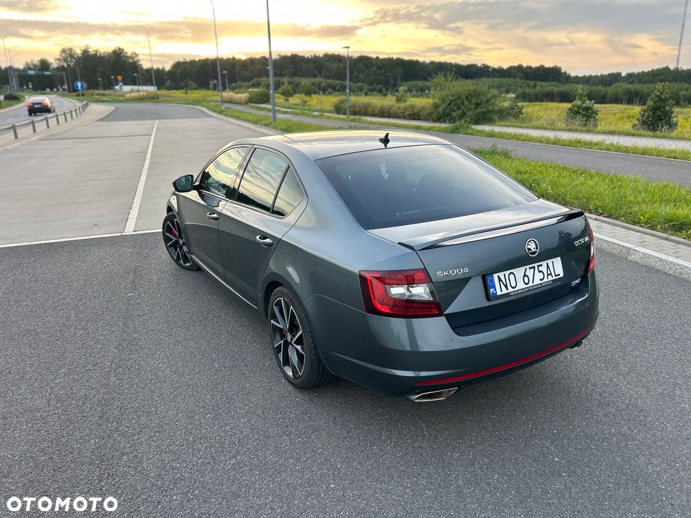 Skoda Octavia 2.0 TSI RS Challenge 245 DSG - 2