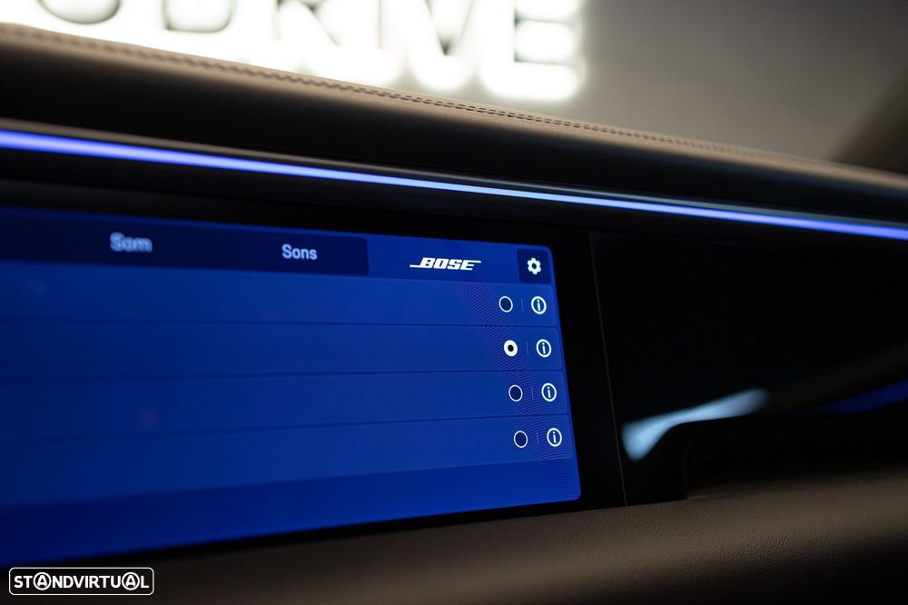 Porsche Macan Electric 4 - 36