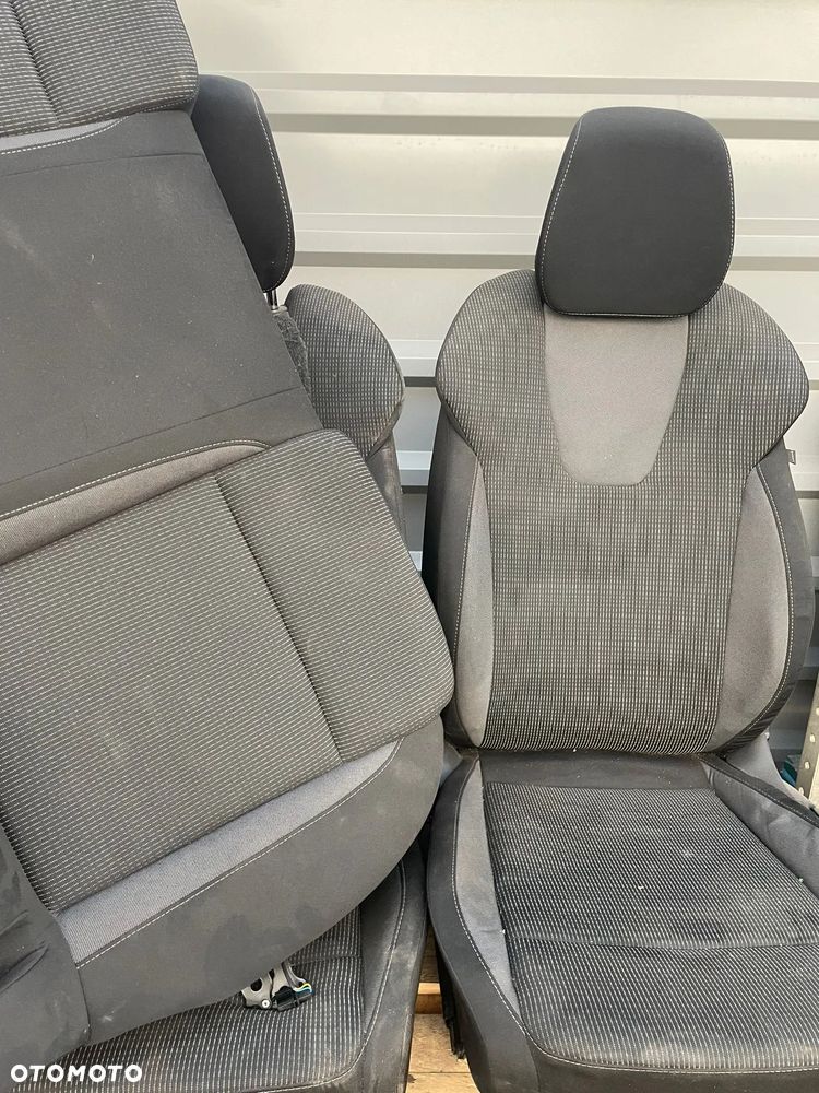 SKODA OCTAVIA IV KOMBI KOMPLET FOTELI TYŁ PRZÓD KANAPA