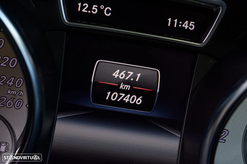 Mercedes-Benz CLA 200 d Shooting Brake AMG Line - 18