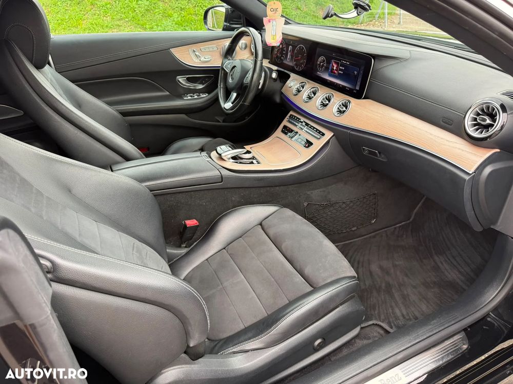 Mercedes-Benz E 300 - 4
