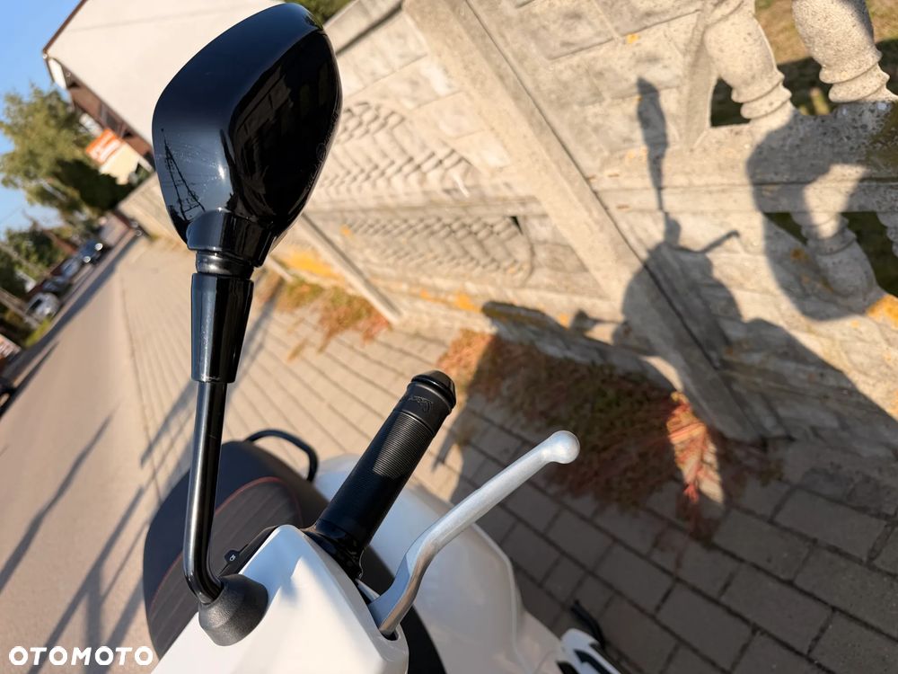 Vespa GTS - 25