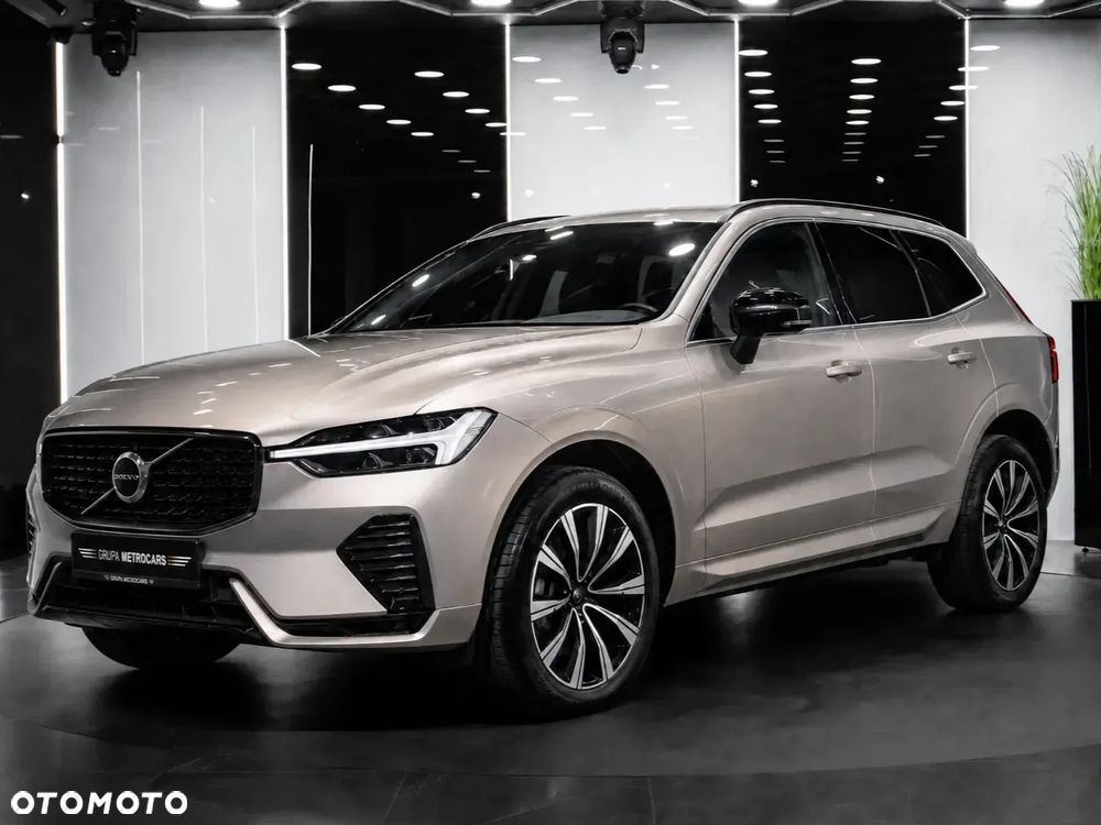 Volvo XC 60 B4 B Plus Dark - 2