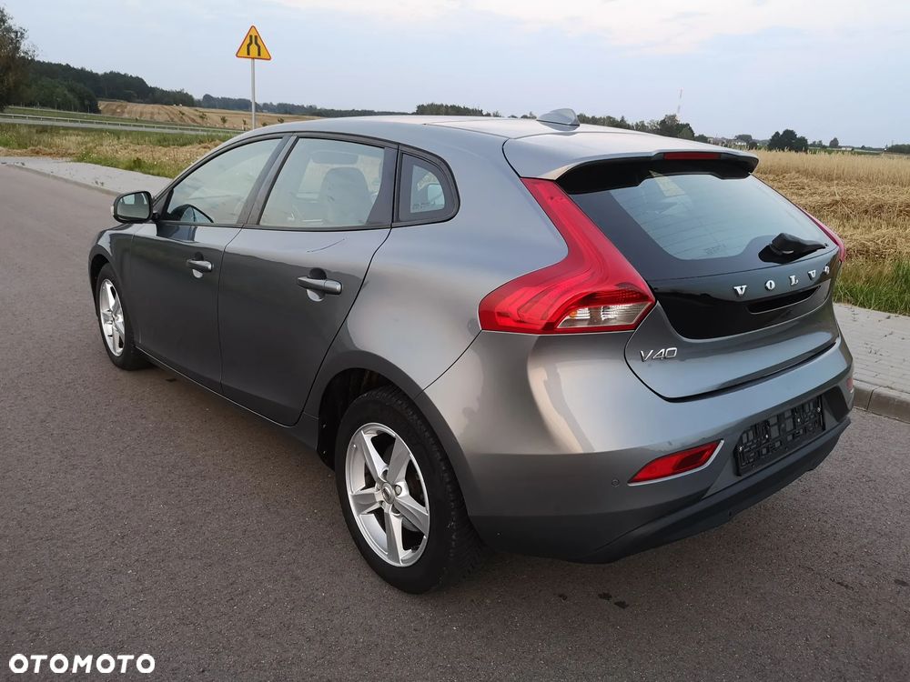 Volvo V40 D2 Momentum - 28