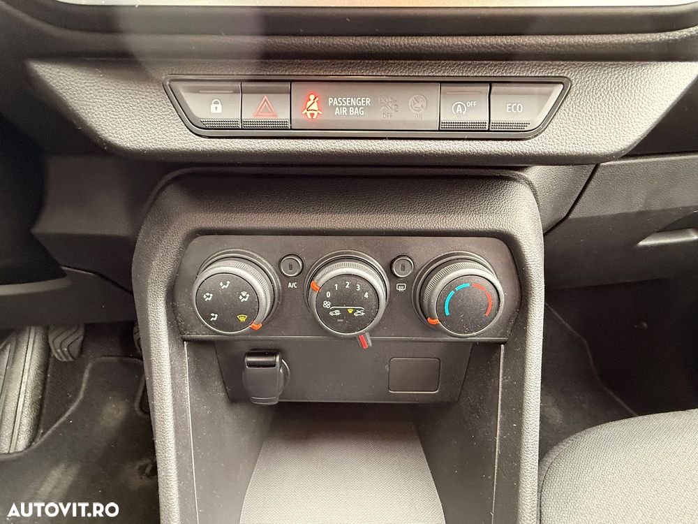 Dacia Sandero TCe 90 Essential - 11