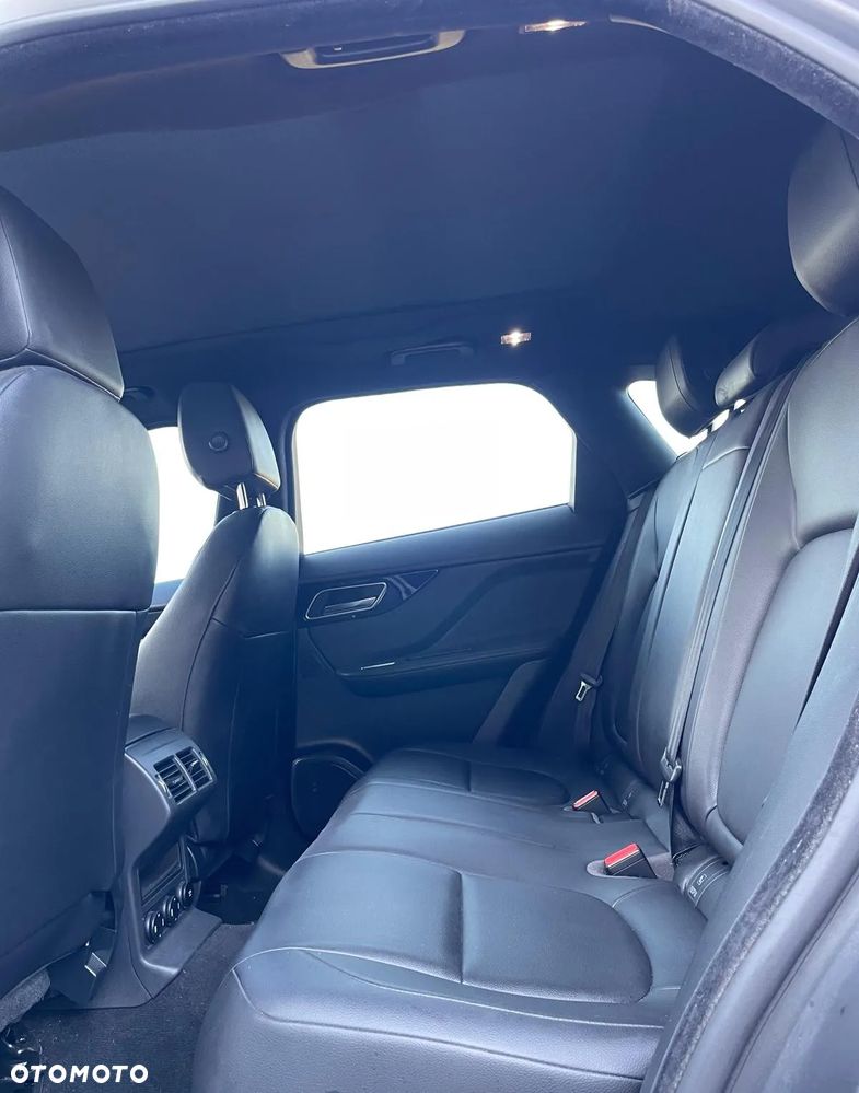 Jaguar F-Pace 25t AWD Prestige - 29
