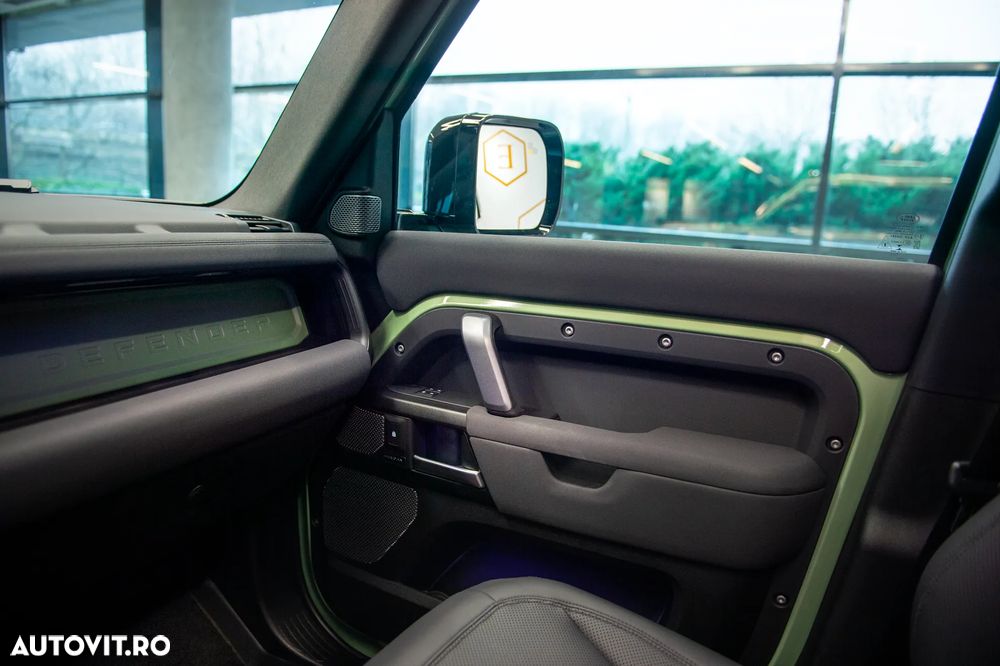 Land Rover Defender 110 2.0 P404 PHEV - 33