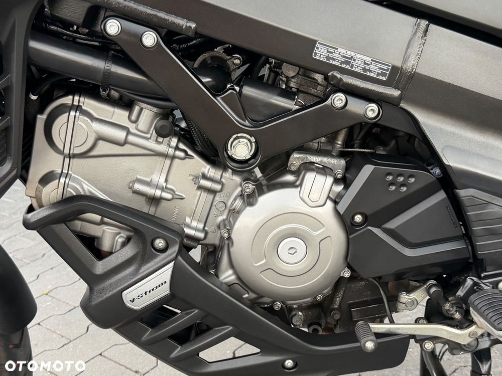 Suzuki V-STROM - 35