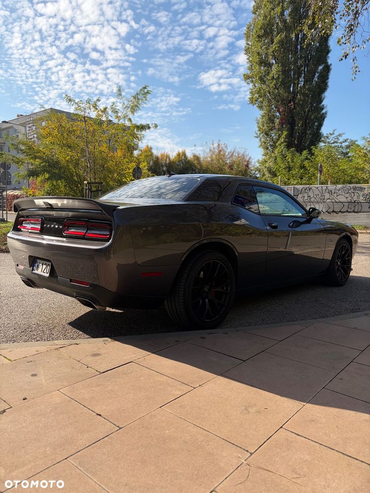 Dodge Challenger - 5