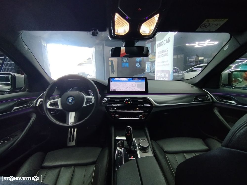 BMW 520 e Pack M - 18