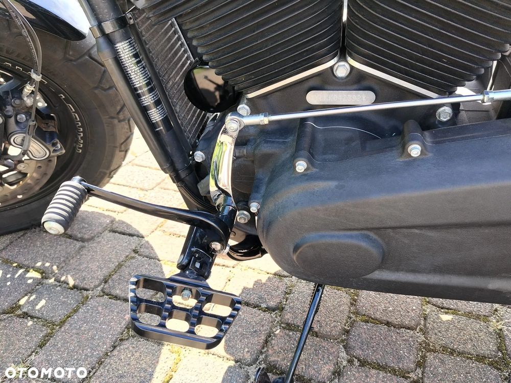 Harley-Davidson Softail Fat Bob - 21