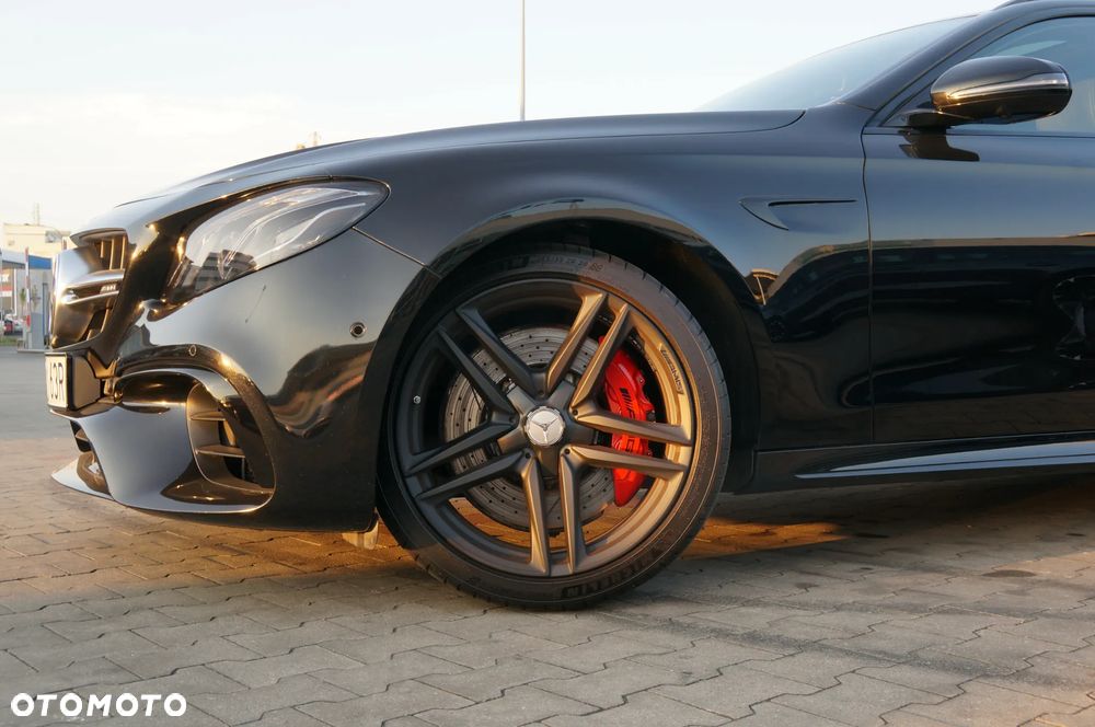 Mercedes-Benz Klasa E AMG 63 S 4Matic+ T AMG Speedshift MCT-9G - 3