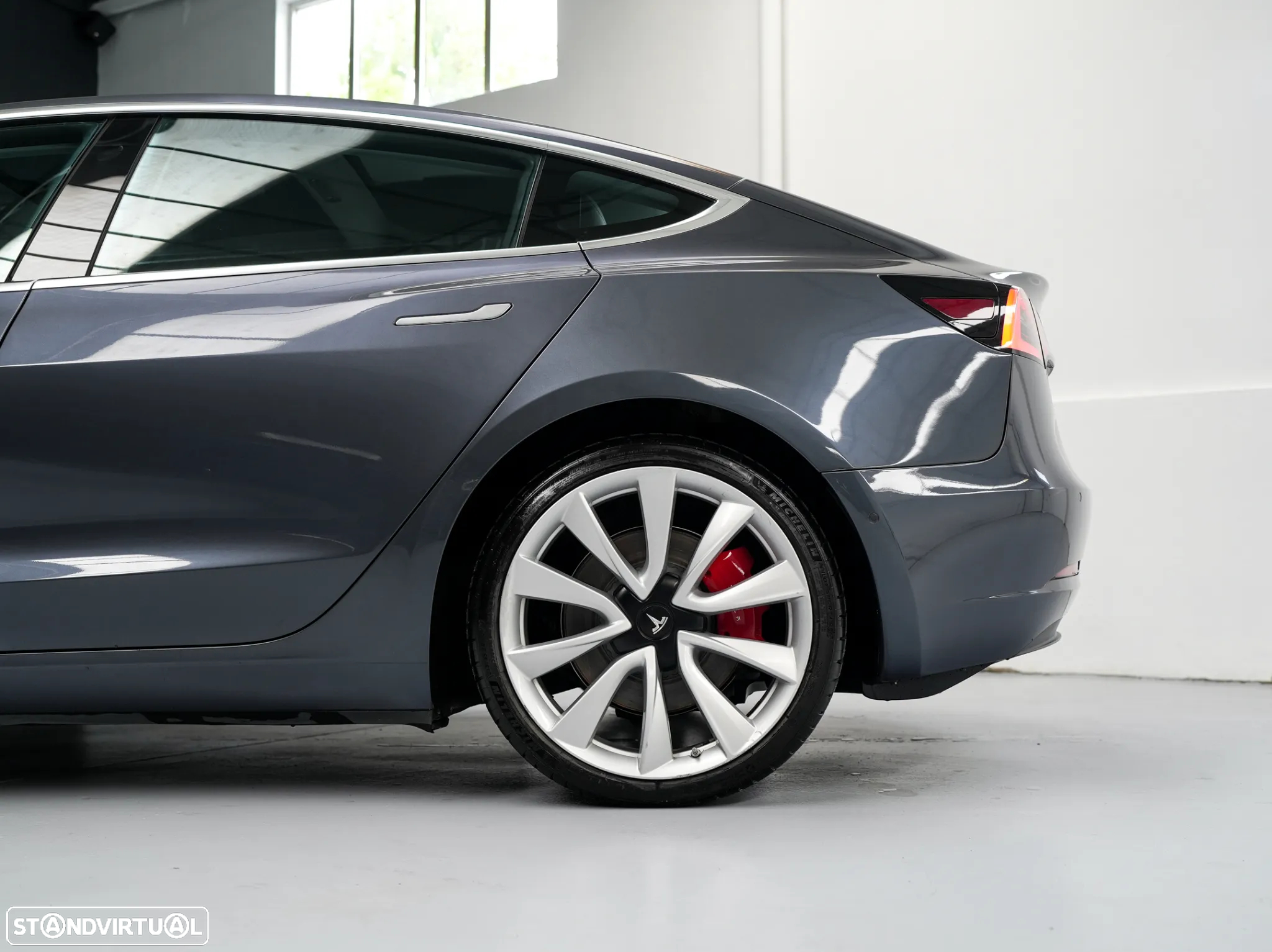 Tesla Model 3 Performance Dual Motor AWD - 18