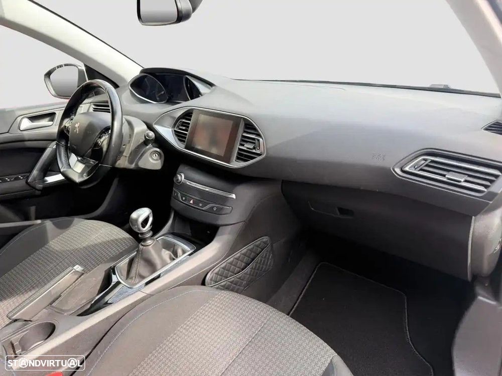 Peugeot 308 1.2 PureTech Style - 15