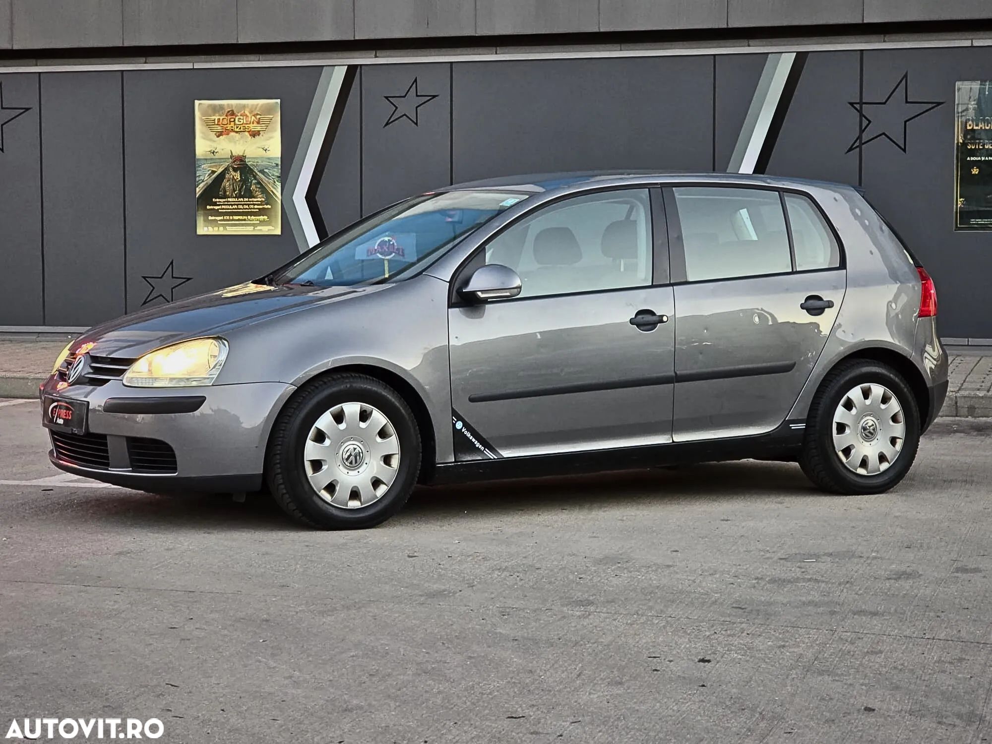 Volkswagen Golf 1.6 Sportline - 1