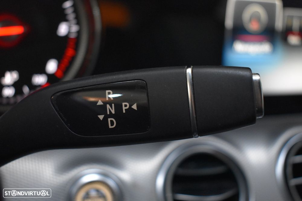 Mercedes-Benz E 220 d Avantgarde - 40