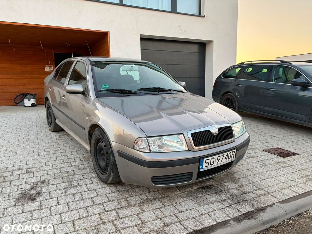 Skoda Octavia 1.6 Tour - 1