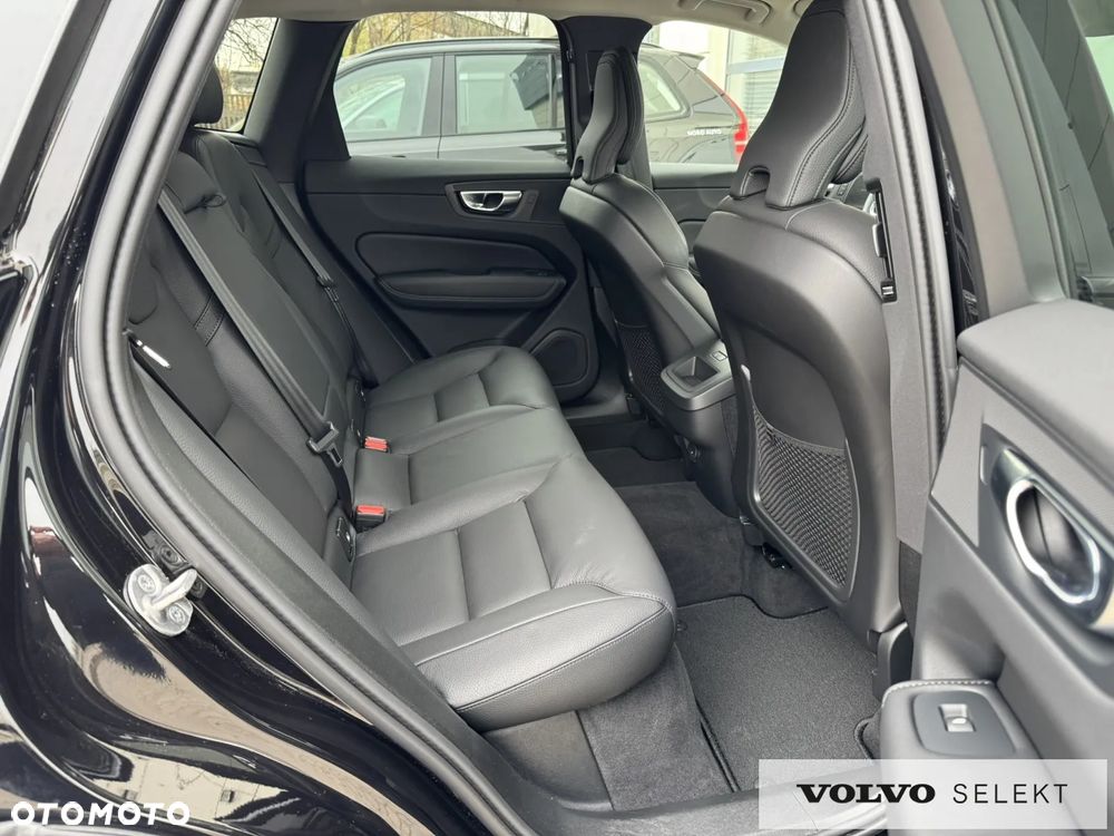 Volvo XC 60 B5 B AWD Plus Dark - 17