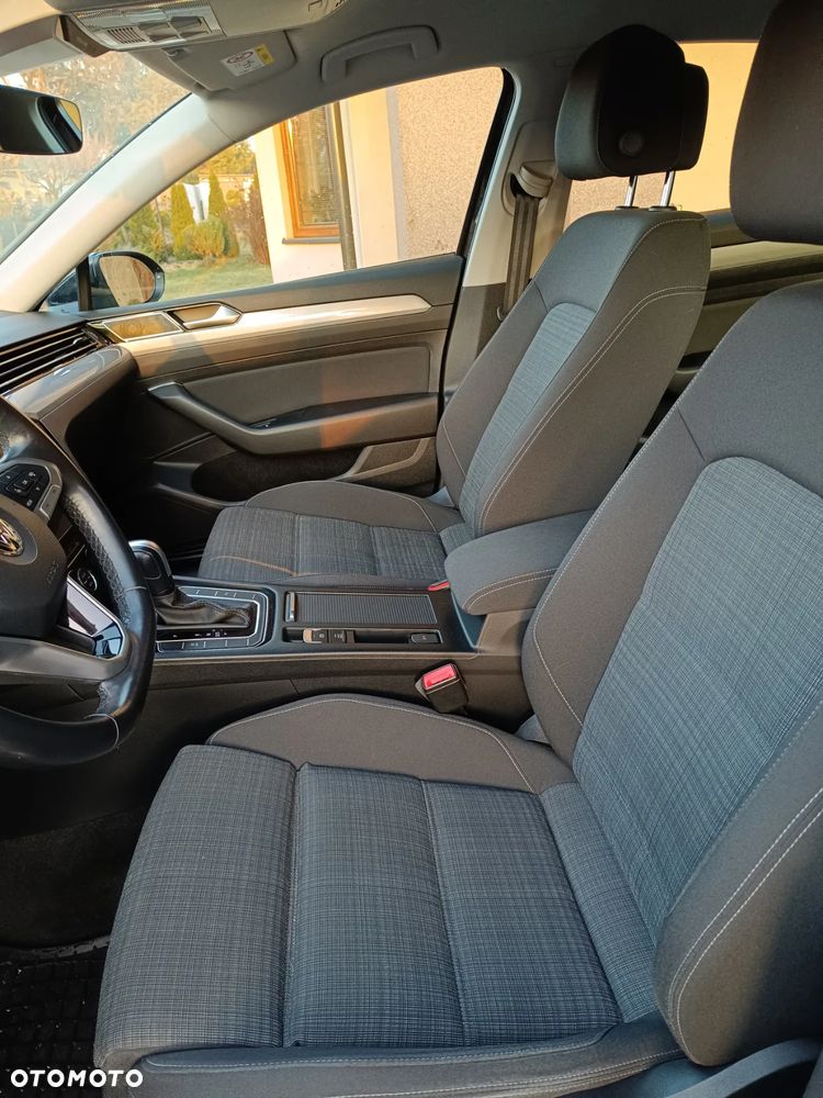 Volkswagen Passat 2.0 TDI EVO Business DSG - 8