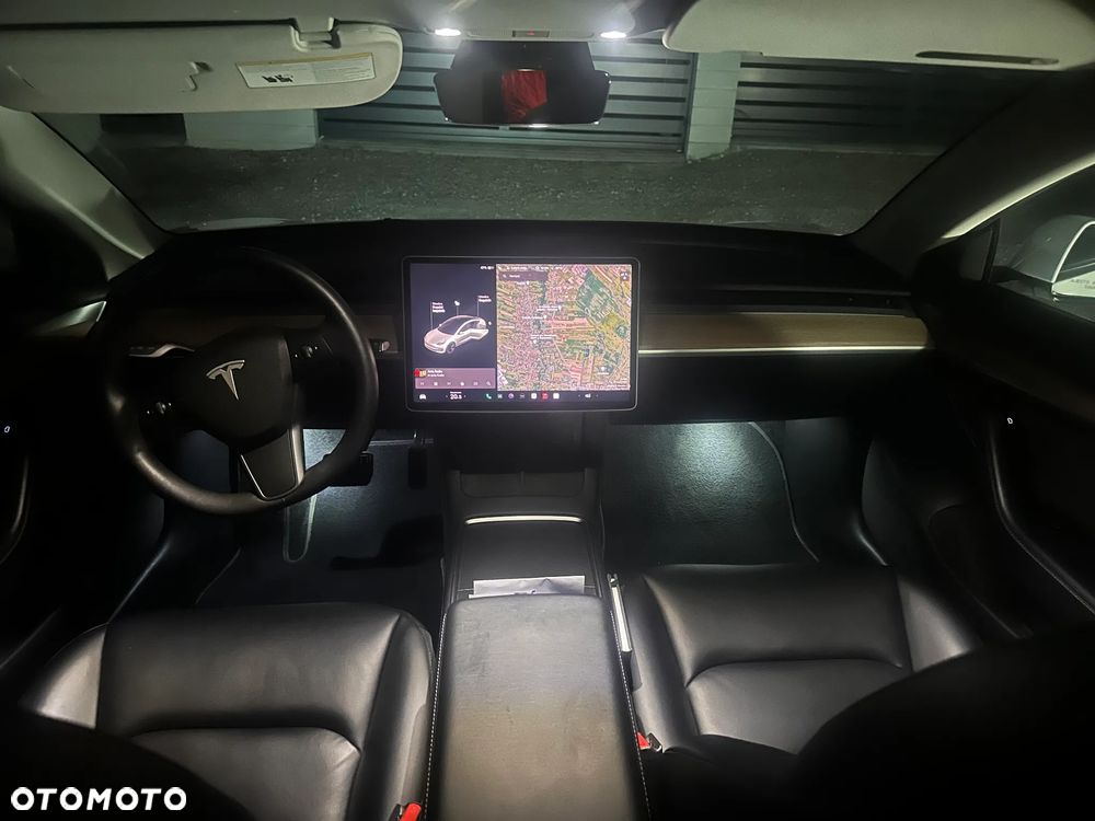 Tesla Model 3 - 7