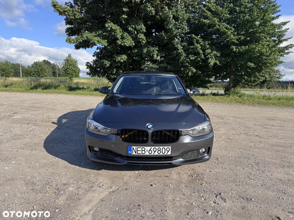 BMW Seria 3 318d - 4