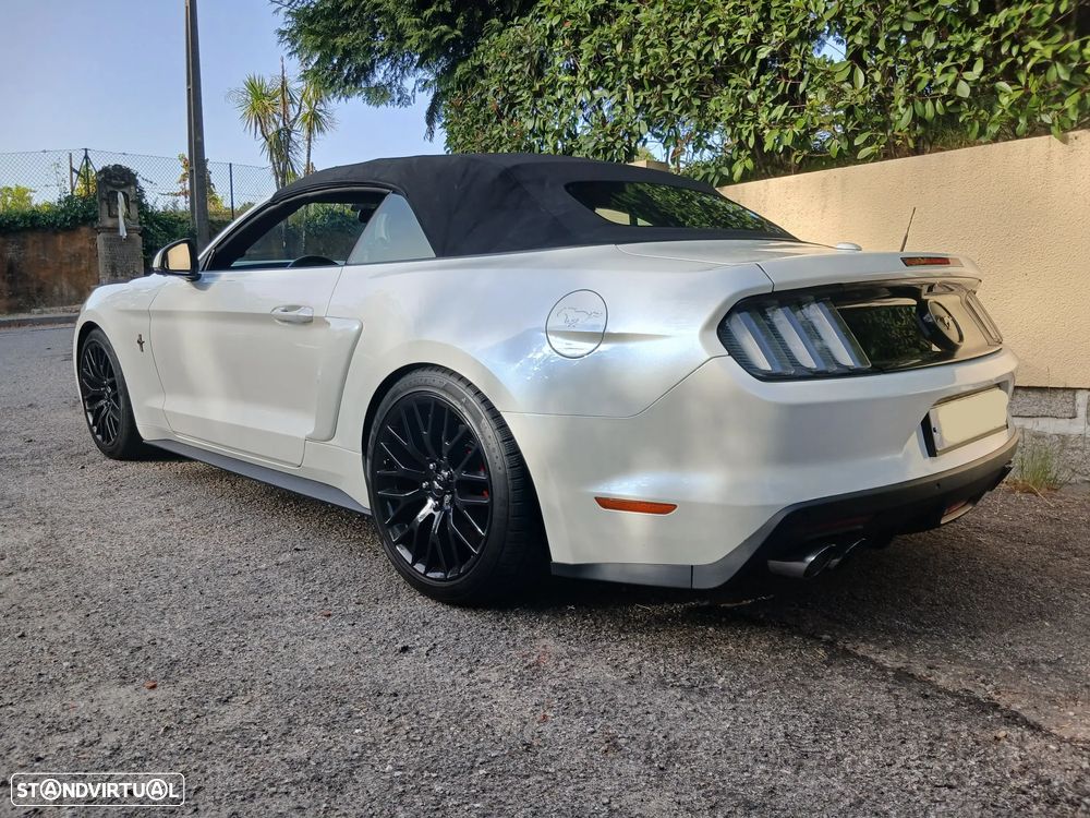 Ford Mustang 2.3i EcoBoost - 26