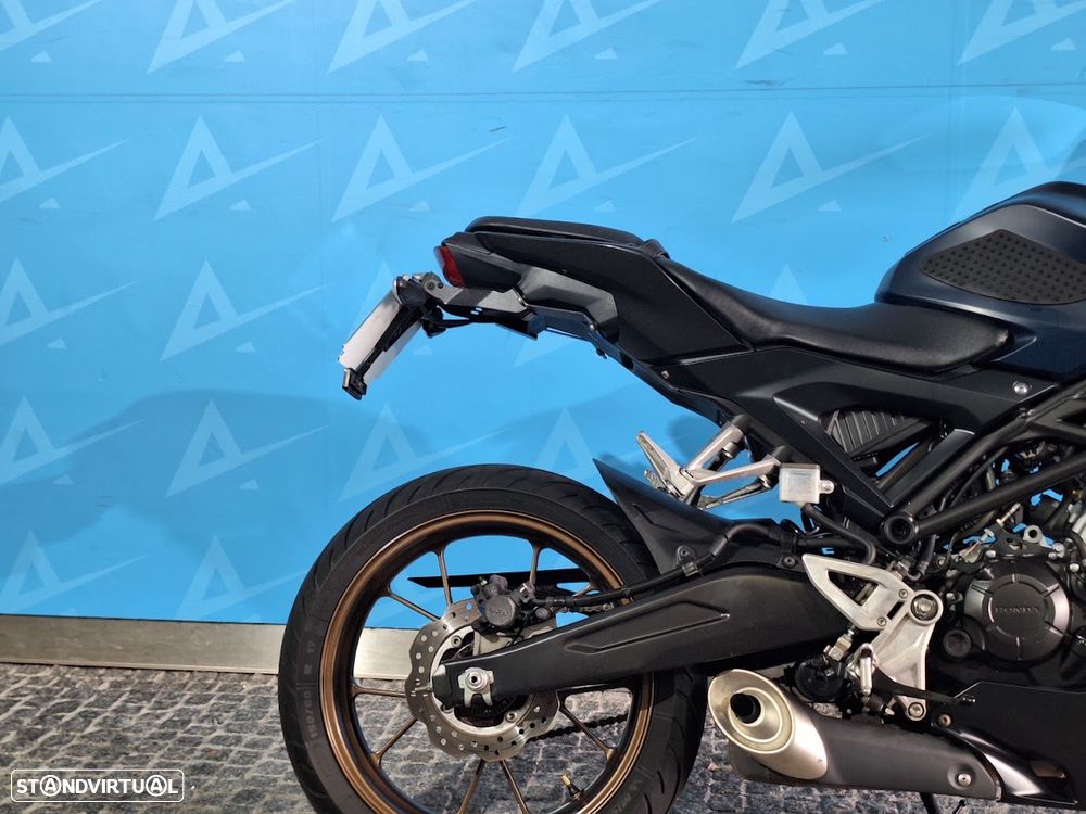 Honda CB 125 R - 4