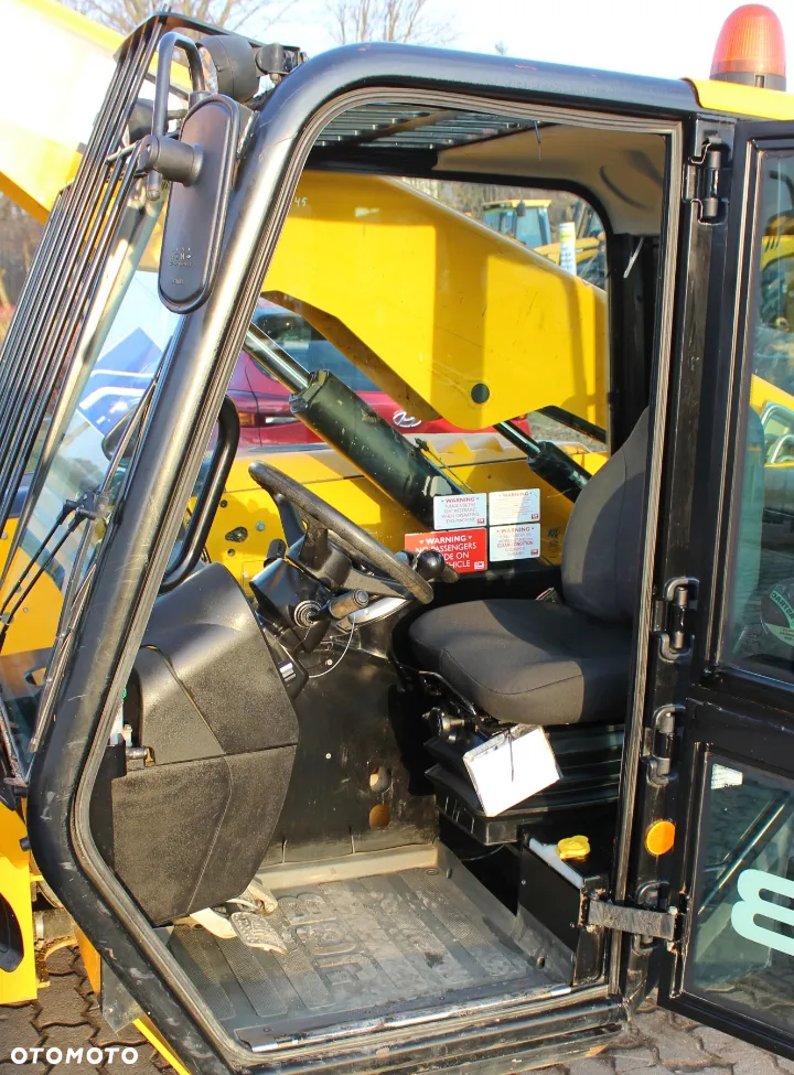JCB 525-60 Hi-Viz - 24