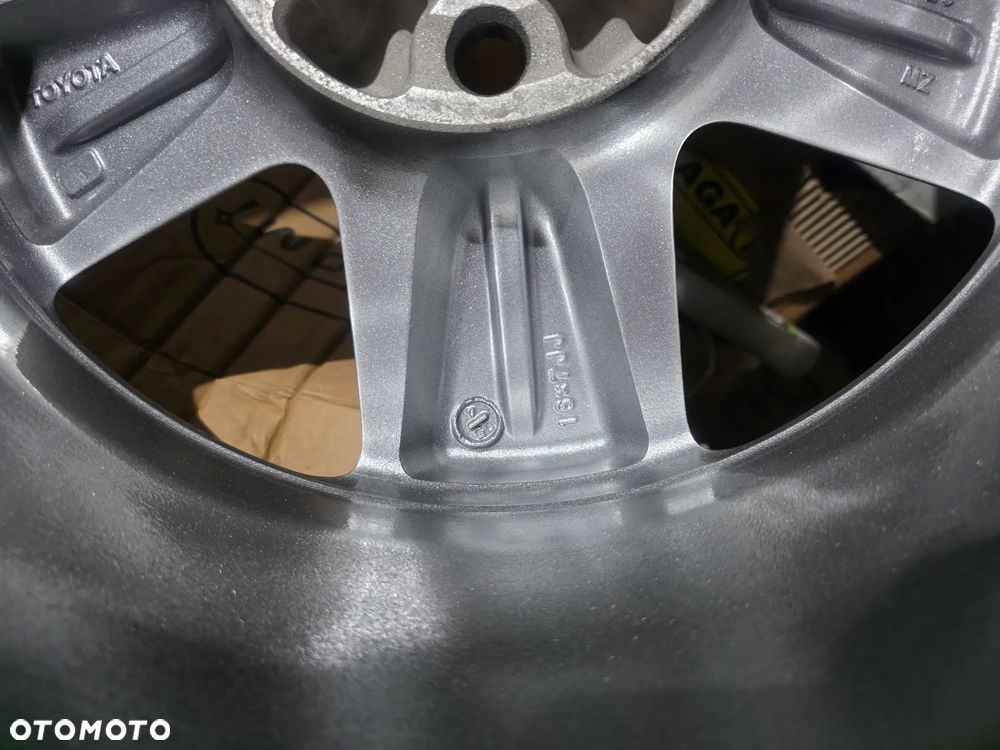 FELGI ALUMINIOWE 7,0-16 5x114,3x70 ET-35 TOYOTA RAV 4 A040 - 4