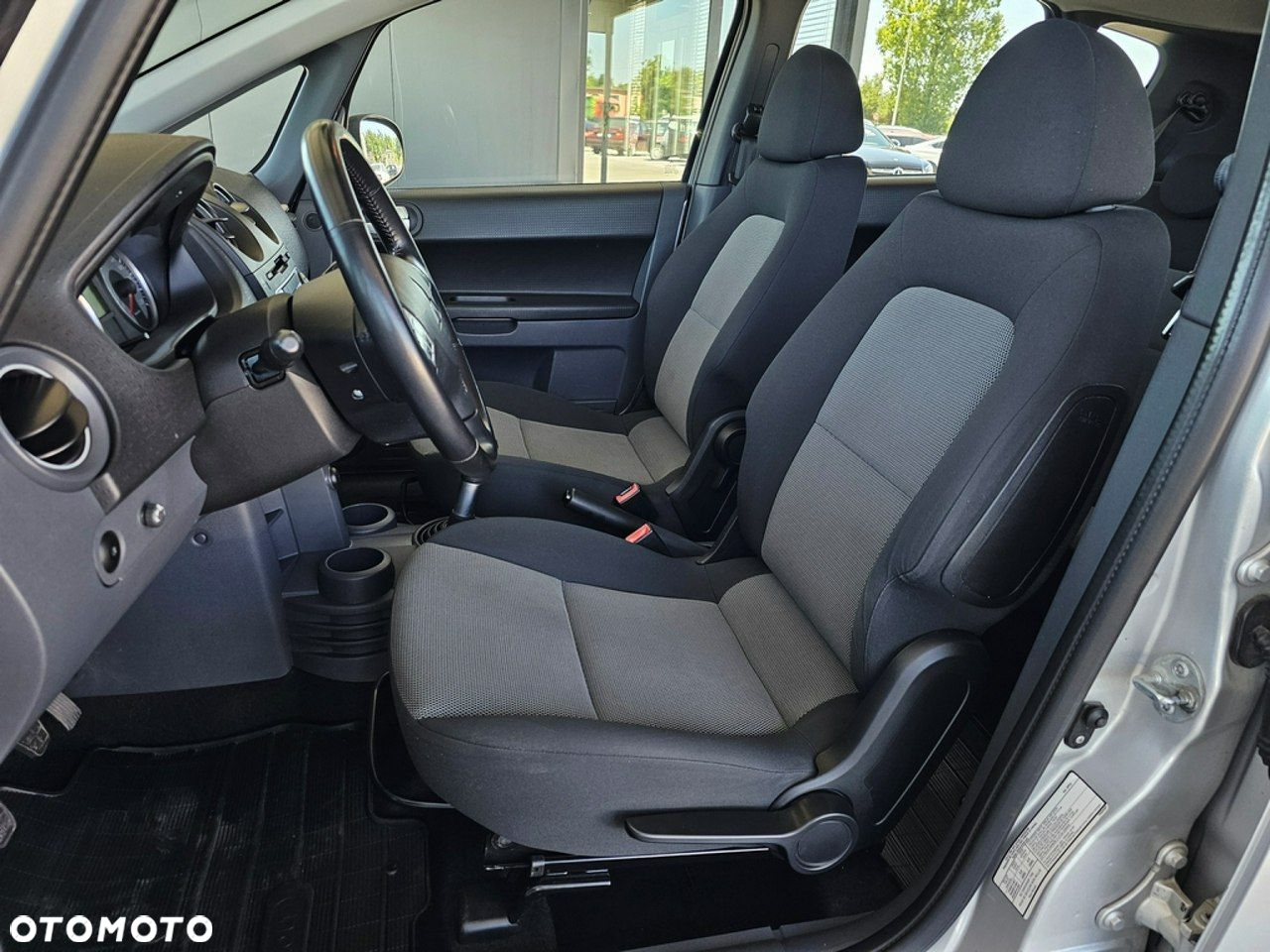 Mitsubishi Colt - 21