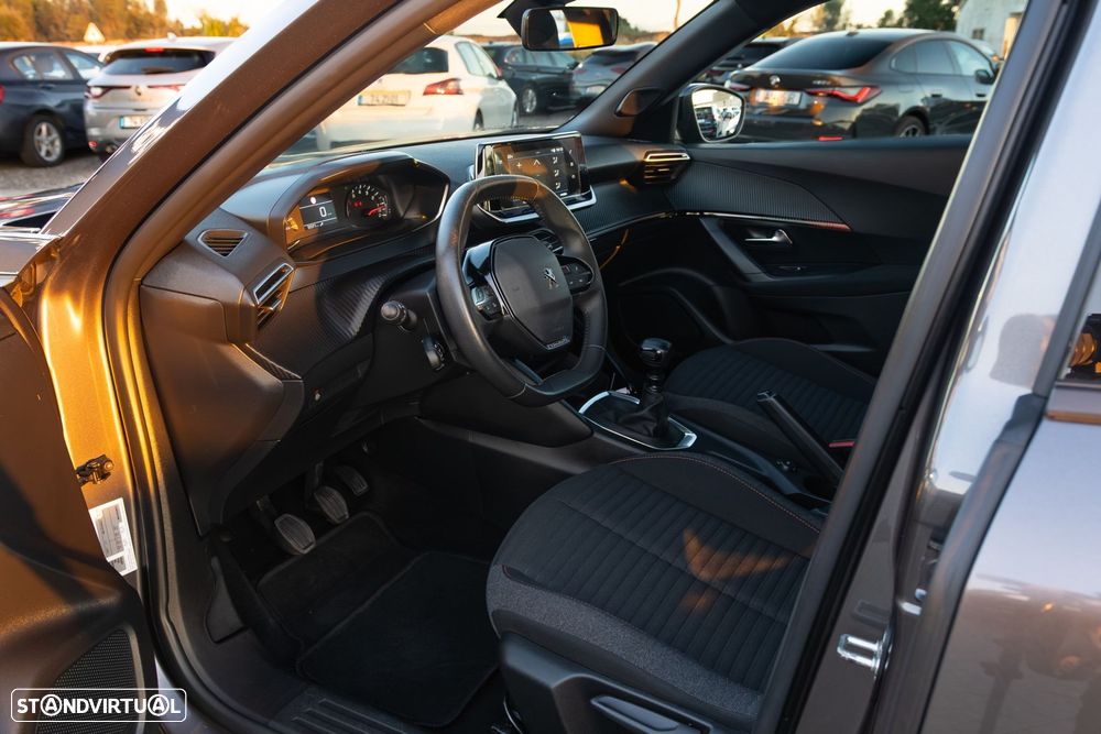 Peugeot 2008 1.2 PureTech Active Pack - 11