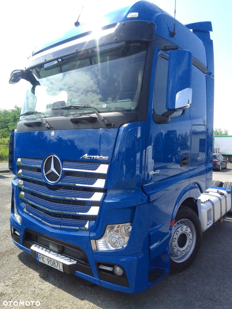 Mercedes-Benz Actros - 5