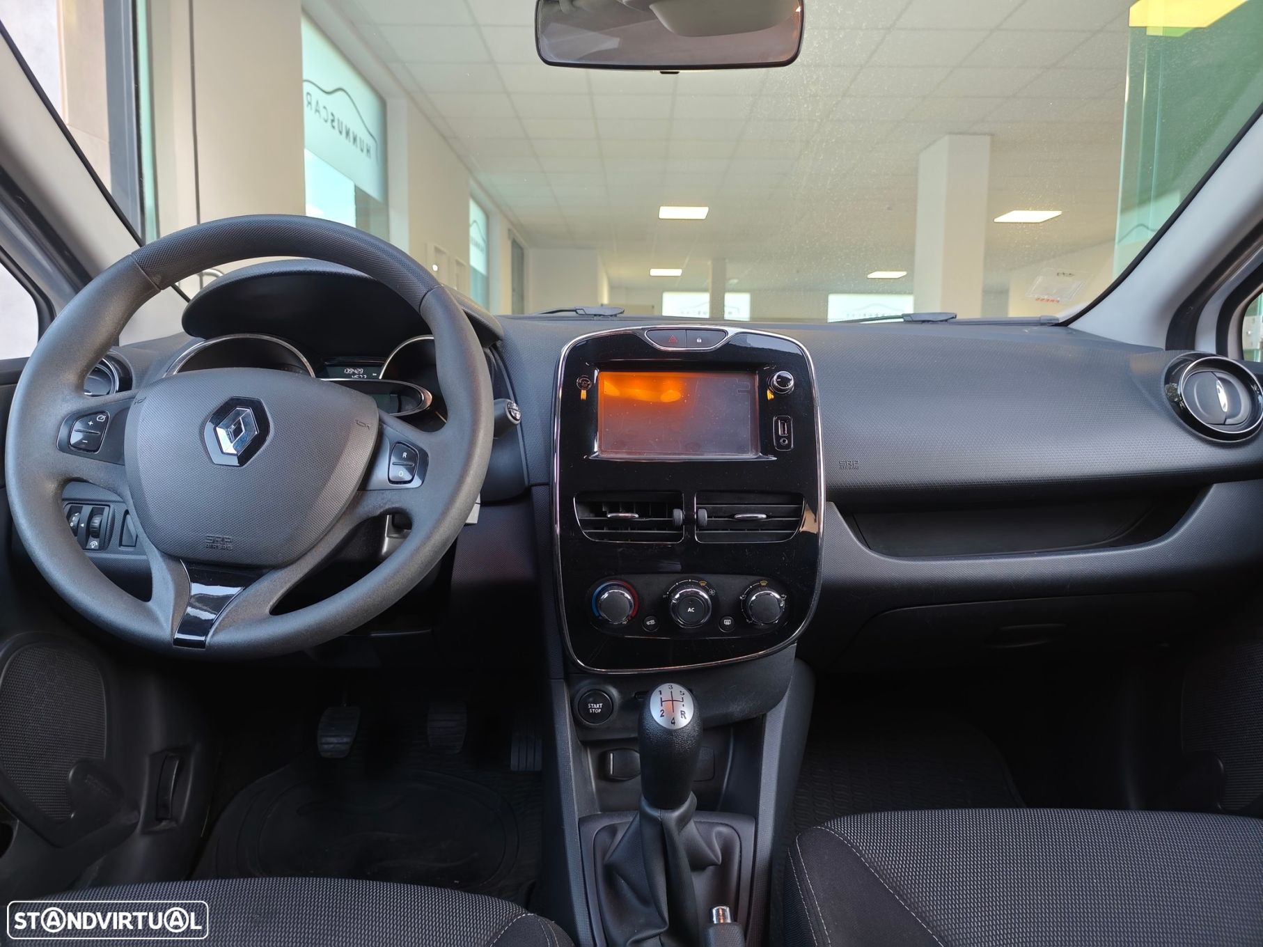 Renault Clio Sport Tourer 0.9 TCE Limited - 4