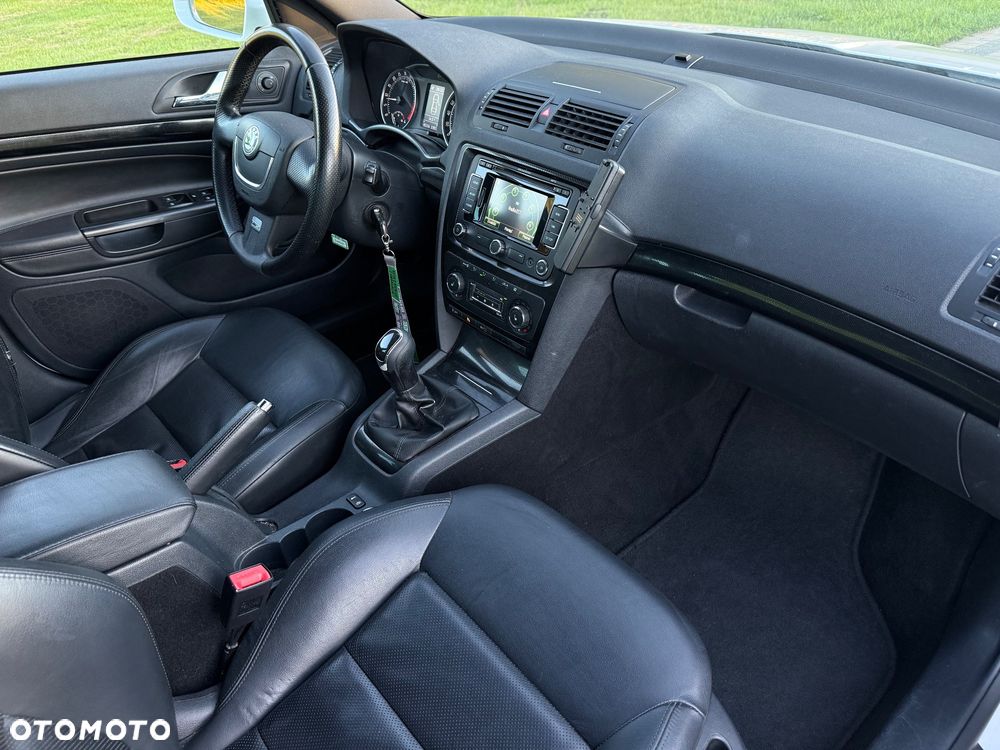 Skoda Octavia 2.0 TDI DPF RS - 26