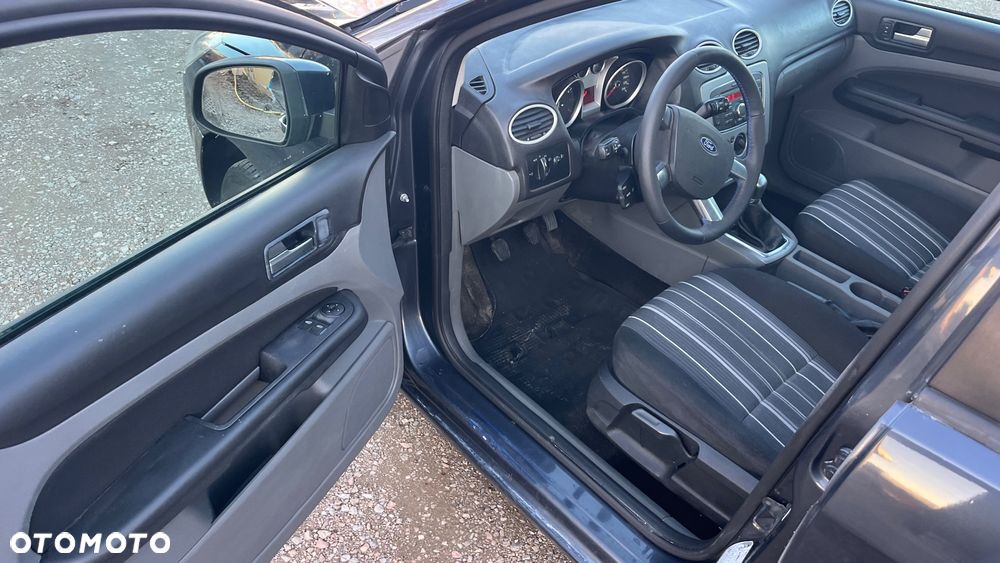 Ford Focus 1.6 Ambiente - 12
