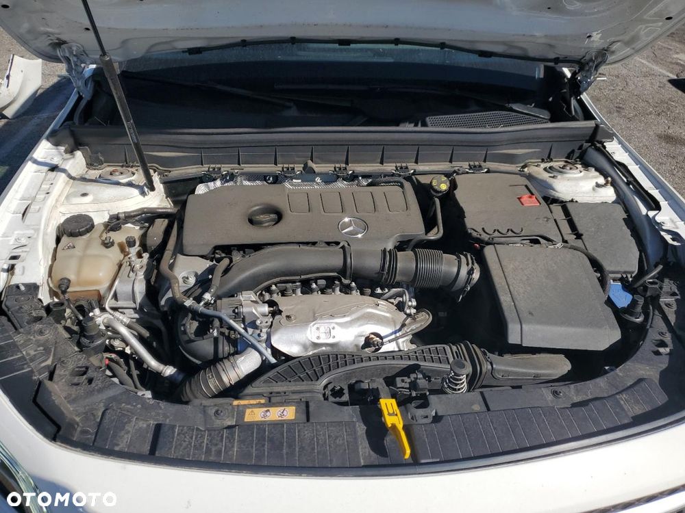 Mercedes-Benz GLB - 12