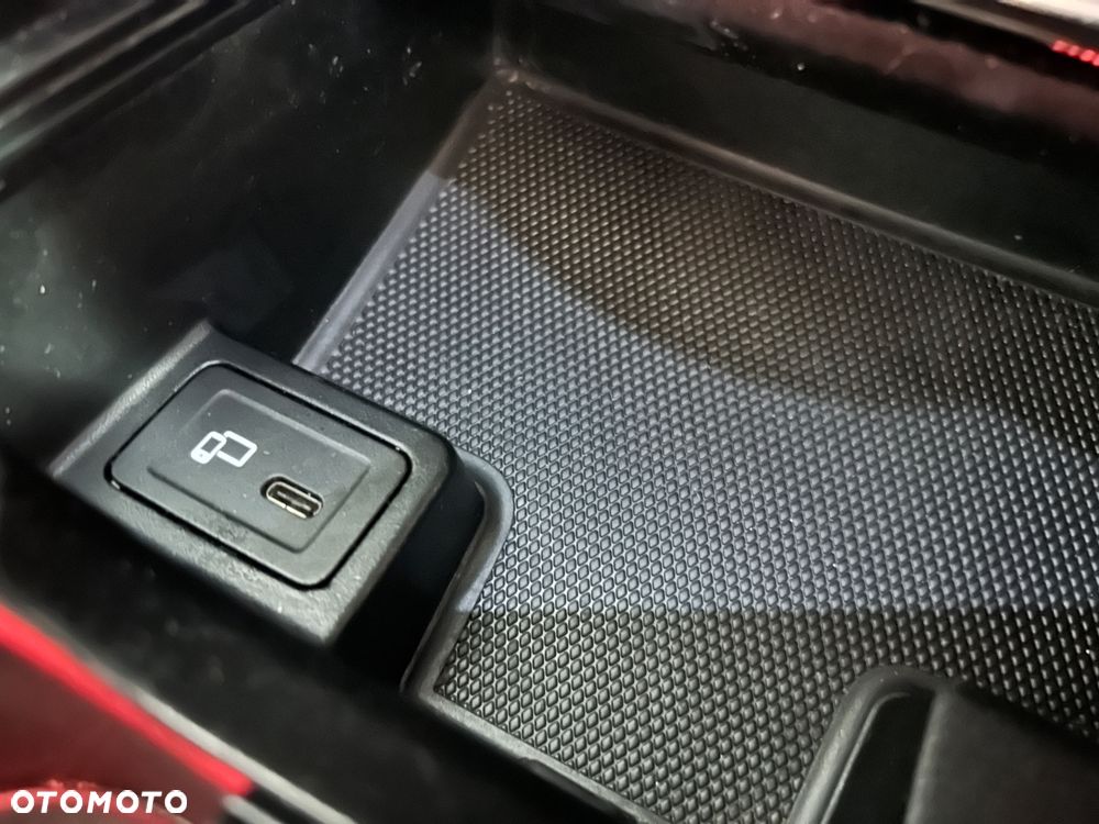 Mercedes-Benz Klasa A 220 4-Matic 7G-DCT - 13