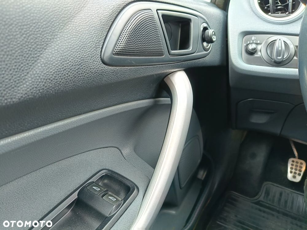 Ford Fiesta - 16