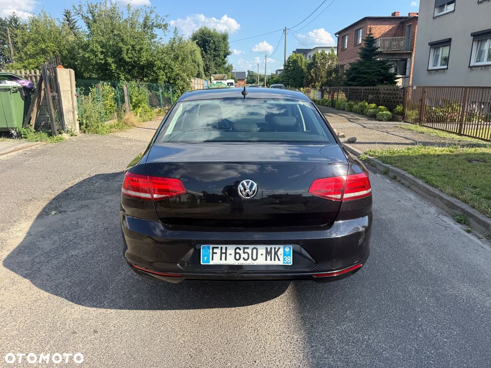 Volkswagen Passat 1.6 TDI SCR DSG Comfortline - 6