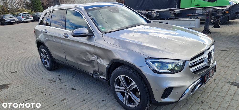 Mercedes-Benz GLC 220 d 4Matic 9G-TRONIC Exclusive - 3