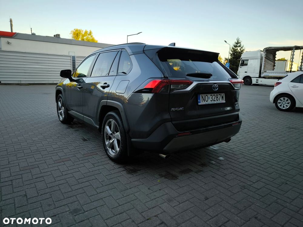 Toyota RAV4 - 8