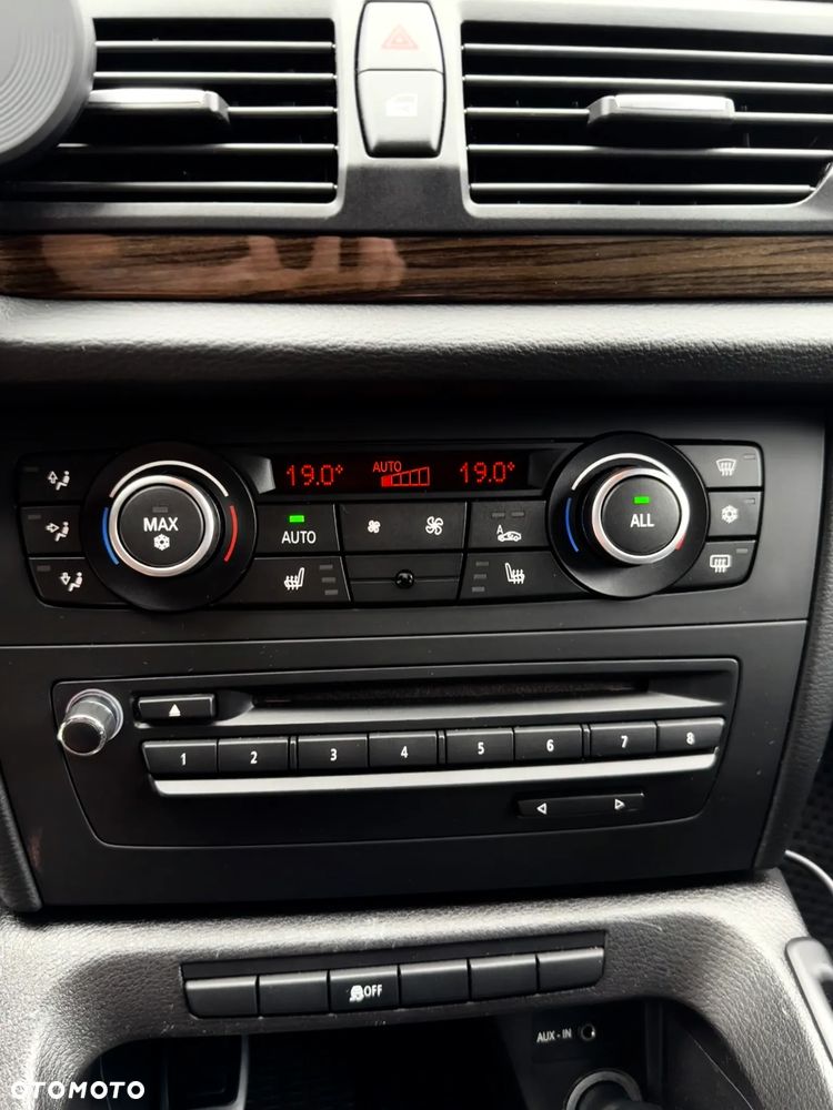 BMW X1 sDrive18i - 16