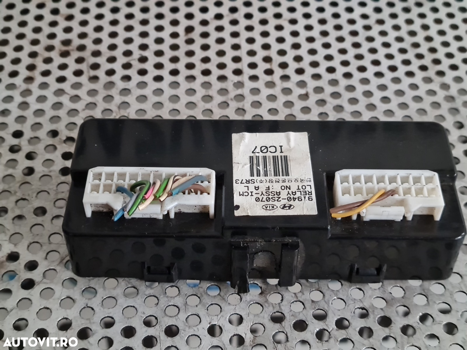 Modul Unitate Ecu ICM Hyundai IX35 An 2009-2010-2011-2012-2013-2014-2015 Cod 91940-2S070 Dezmembrez Hyundai IX35 2.0 Benzina 2x4 Cod Motor G4KD An 2009-2010-2011-2012-2013-2014-2015 Volan Stanga - 3