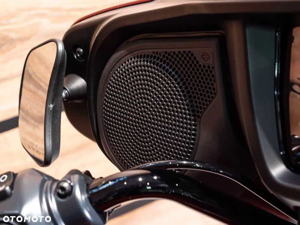 Harley-Davidson Touring Street Glide - 12