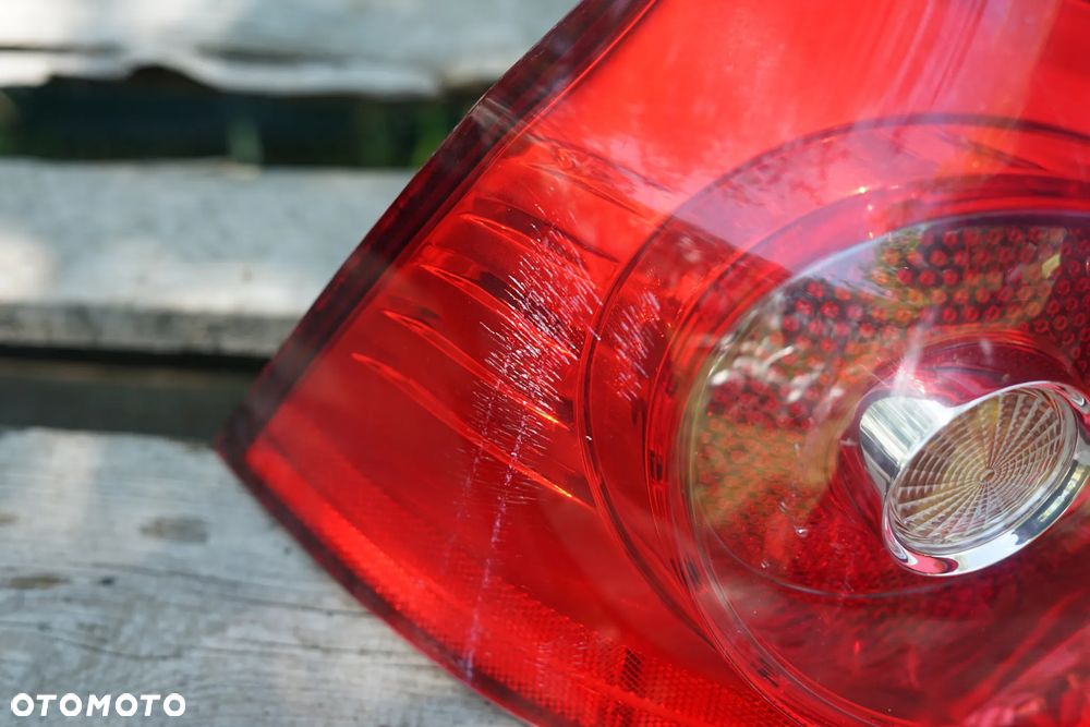 Lampa tył tylna lewa VW Golf V HB 1K6945095AC - 2