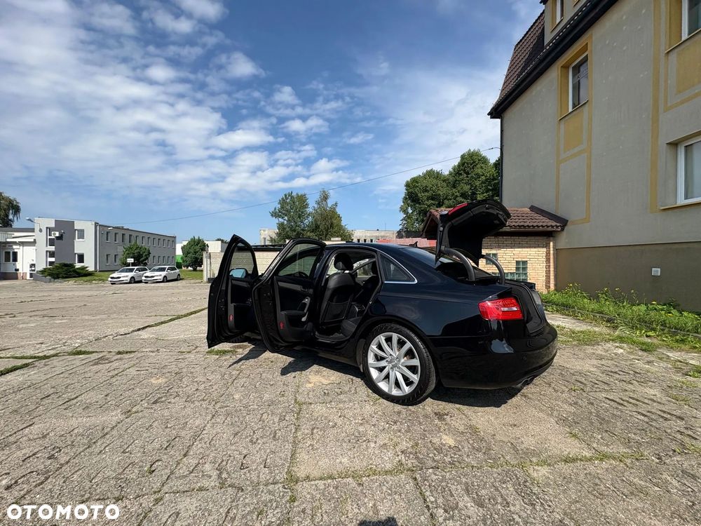 Audi A4 Limousine - 4