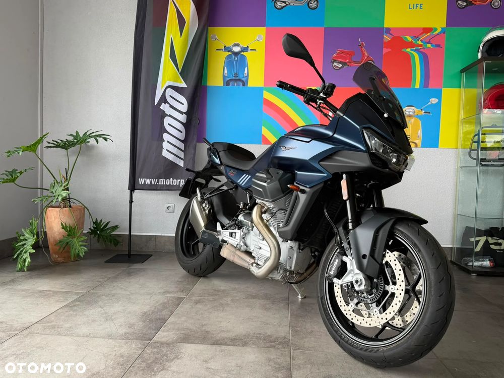 Moto Guzzi V100 Mandello - 9